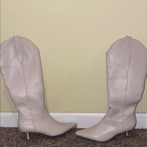 Womens New Steven New York Britt Western Pointed Toe Boots in Bone